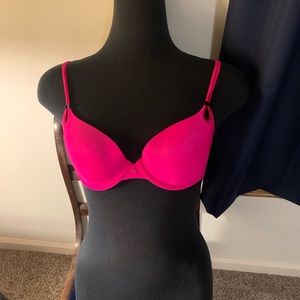 Victoria’s Secret Demi Bra SIZE 32D NWT
